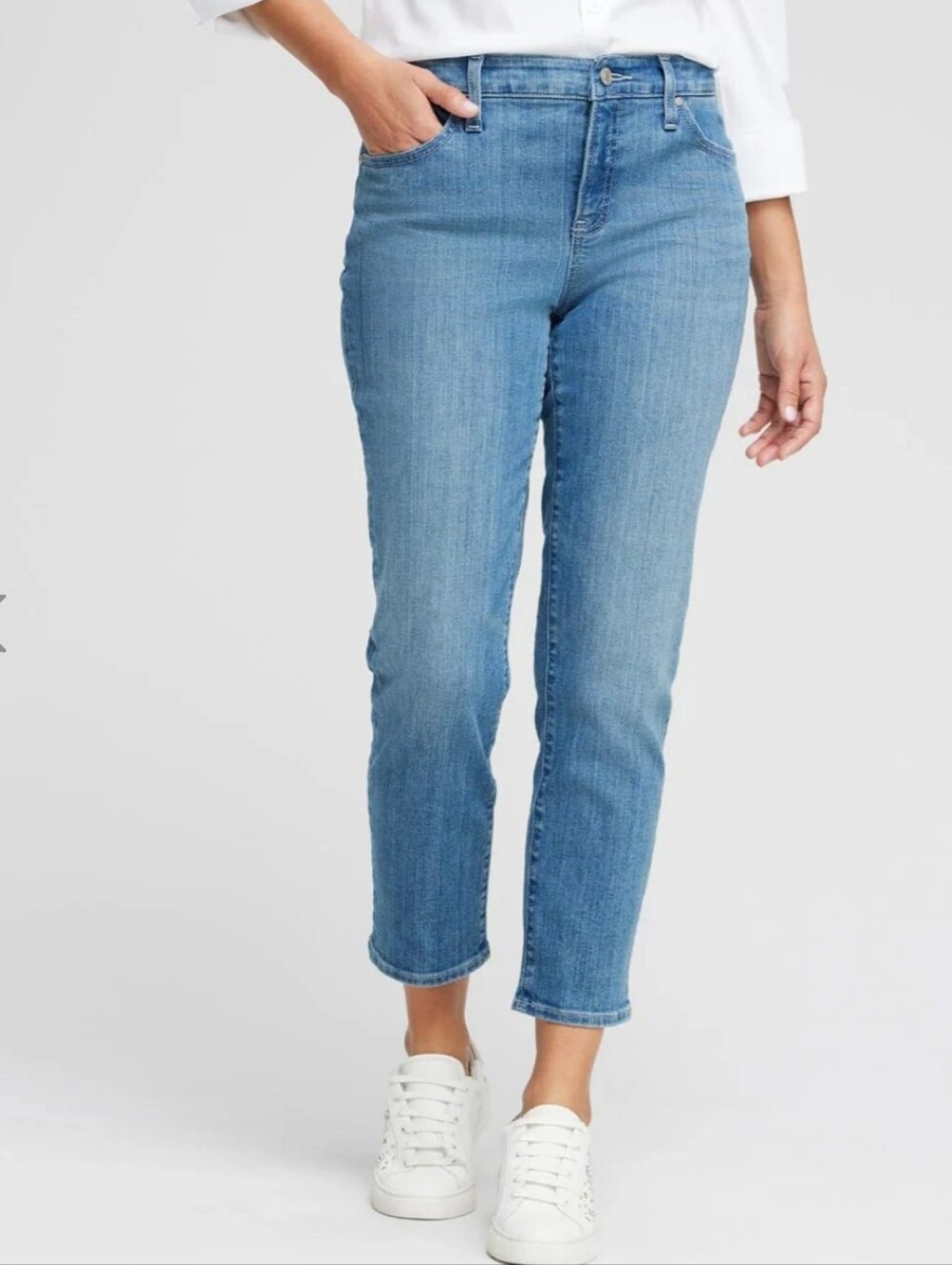 Chico's So Slimming Girlfriend Slim Leg Crop Jean